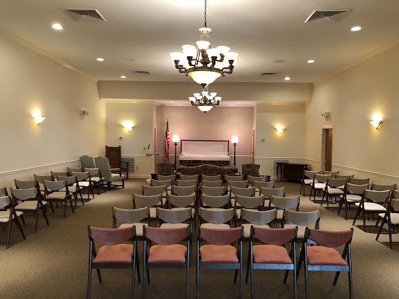 Hollinger Funeral Home gallery image 2